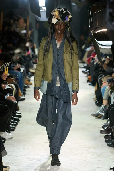 Look 25